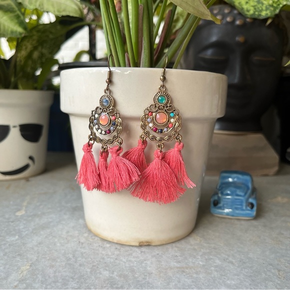 SOLD ❌ NWOT Multicolour Boho Tassel Earrings - Picture 6 of 7
